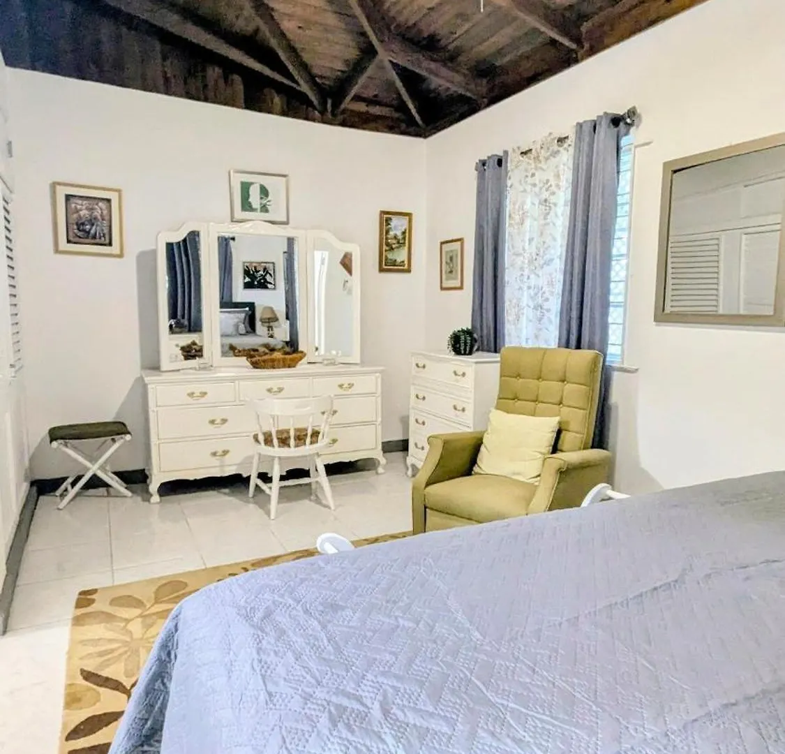 Vista Azul Entire Home With Free Parking Cornwall Barracks Holiday home