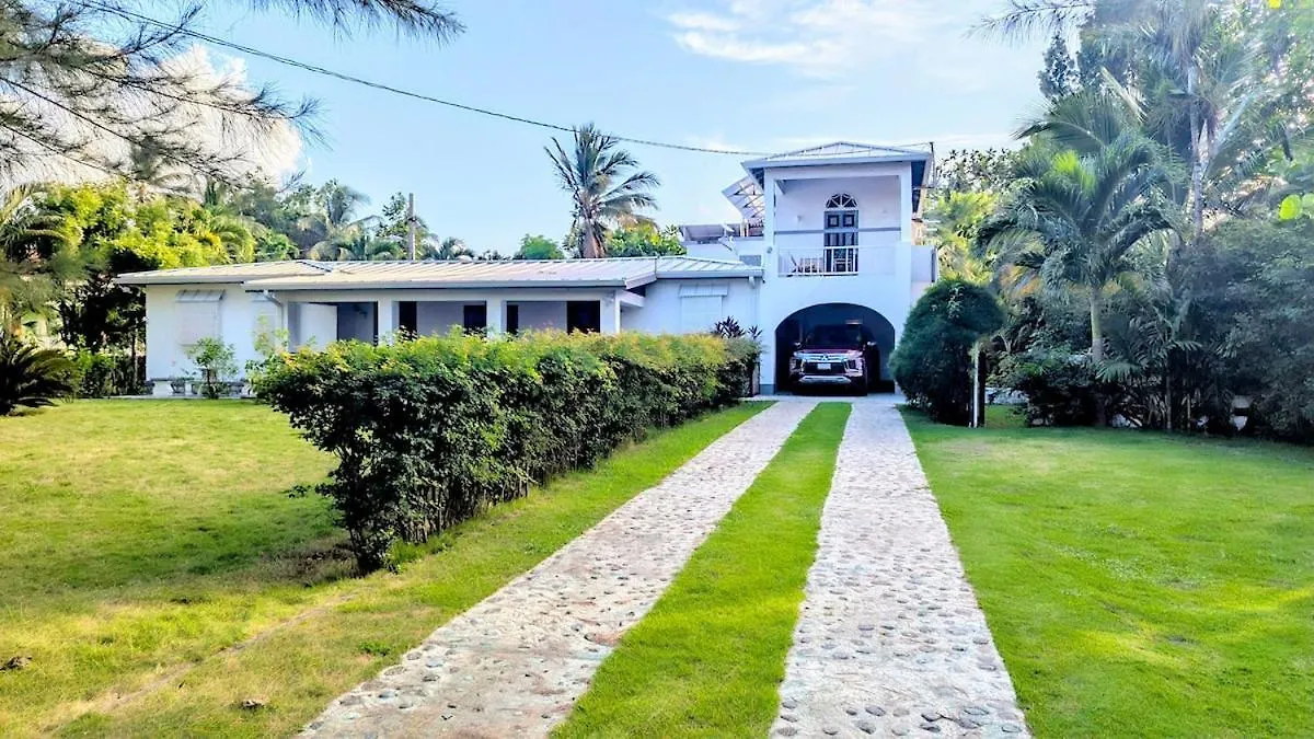 Vista Azul Entire Home With Free Parking Cornwall Barracks Jamaica