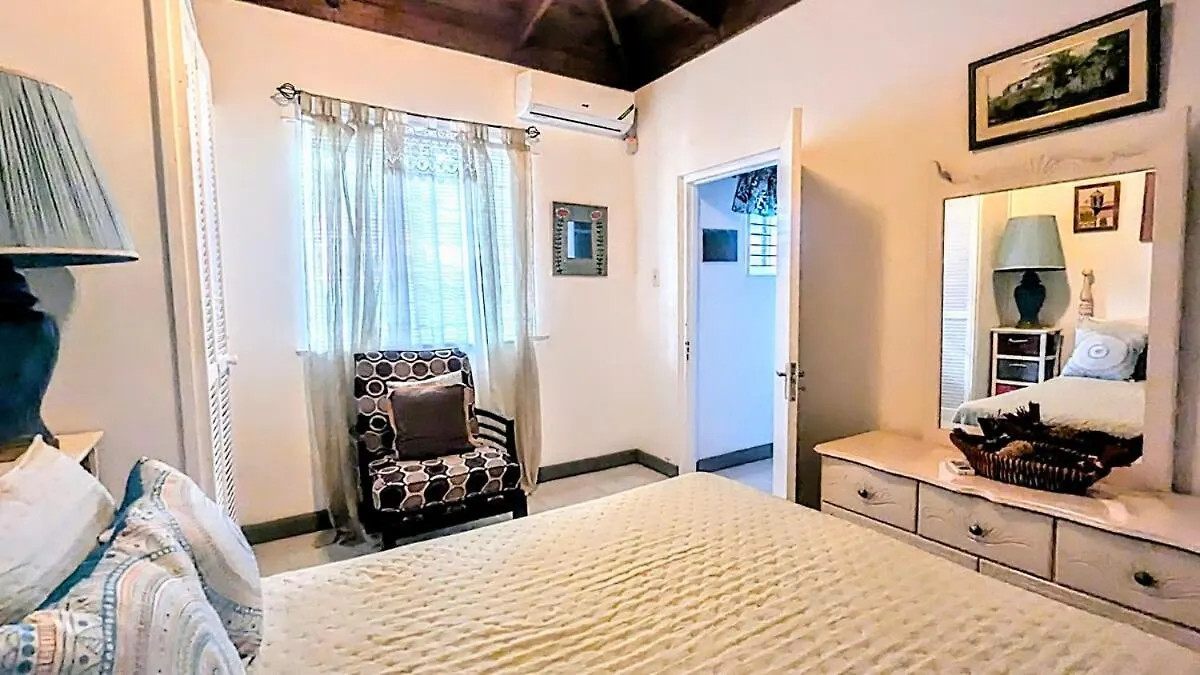 Vista Azul Entire Home With Free Parking Cornwall Barracks 0*,  Jamaica