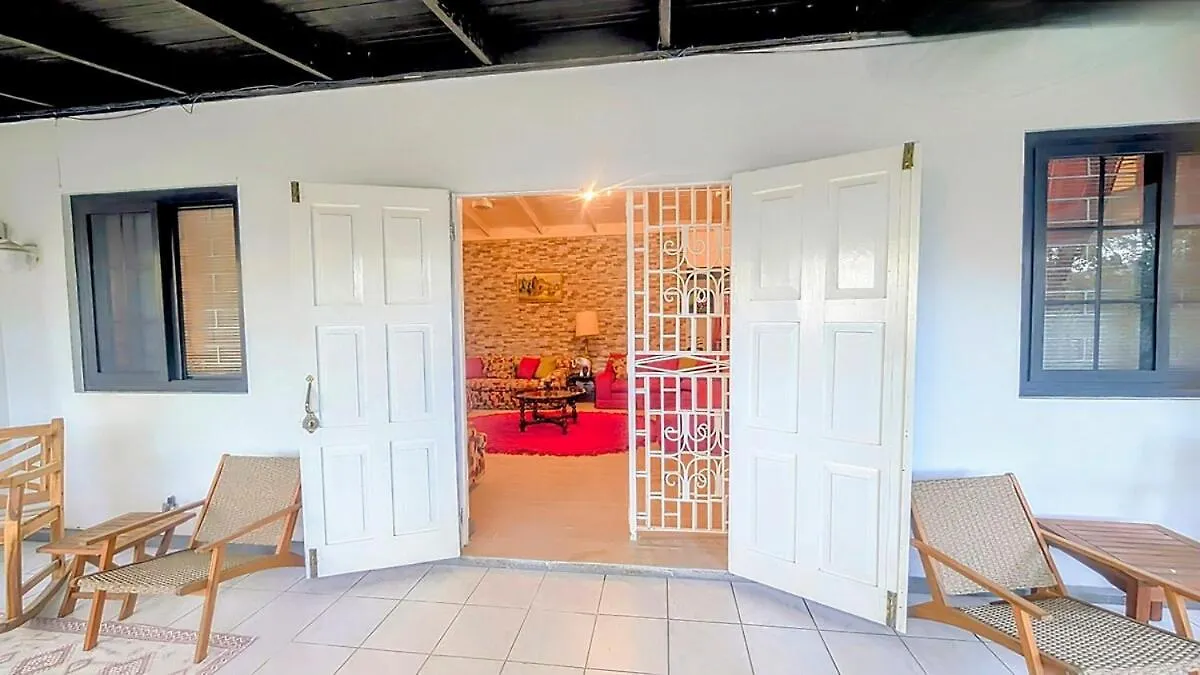 Vista Azul Entire Home With Free Parking Cornwall Barracks Holiday home
